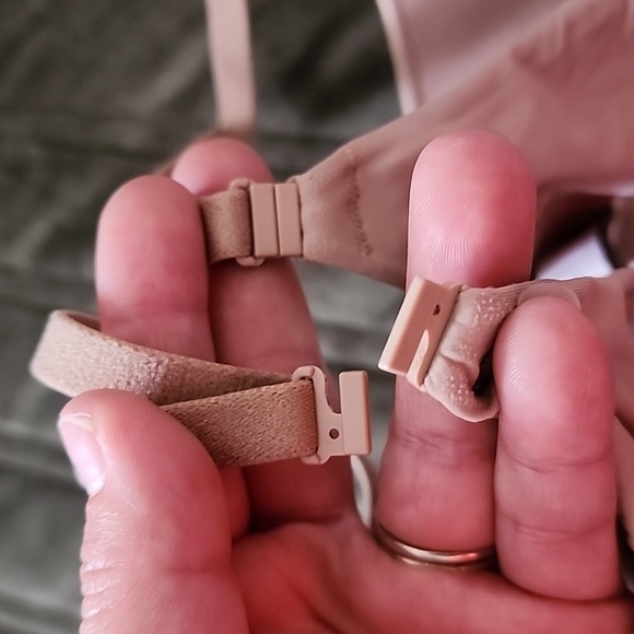 Victoria's Secret 32C - Picture 8 of 12